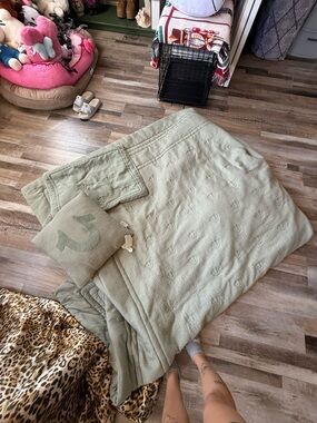 Green true religion bed sheets